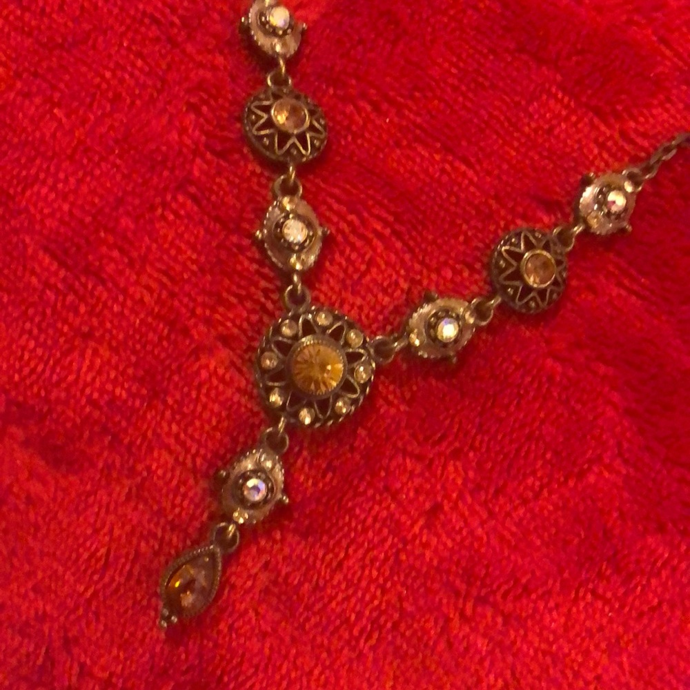 Vintage Style Necklace - Picture 4 of 7